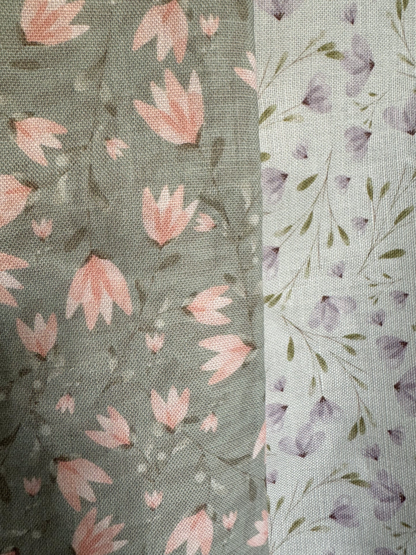 Tulips Tablecloth Belgian linen fabric 100 x 130 cm