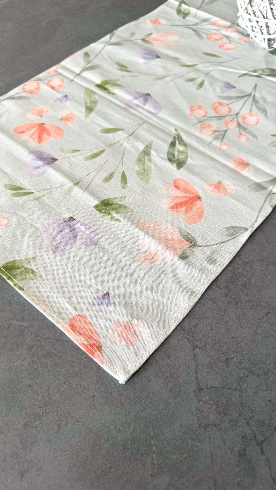 Mixed Floral Linen Canvas Runner 100×34 cm.