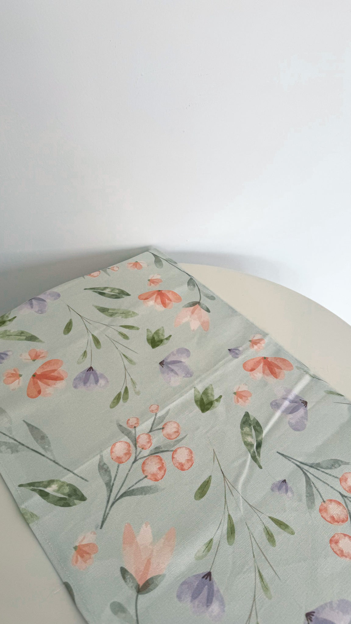 Mixed Floral Linen Canvas Runner 100×34 cm.