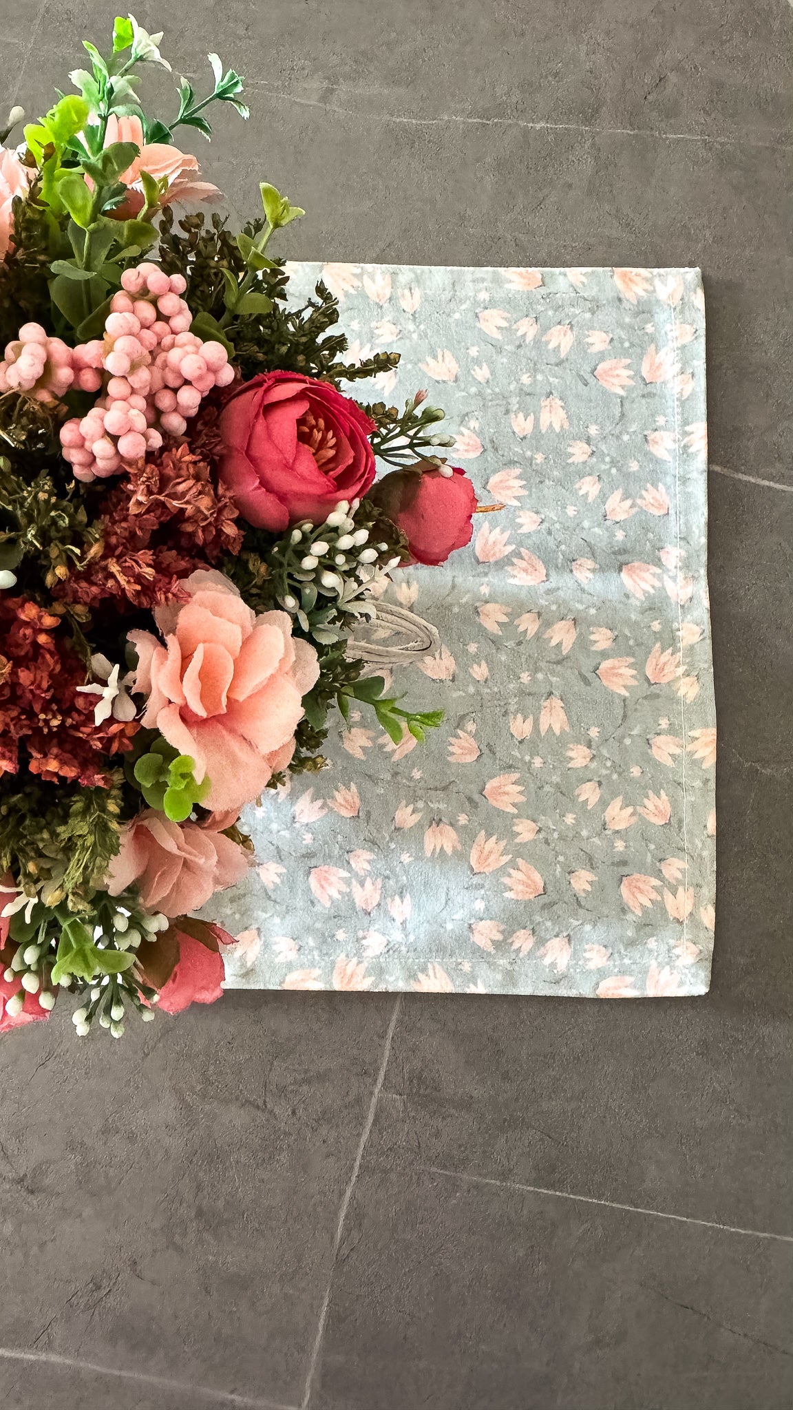 Tulip Linen Placemat & Tablecloth