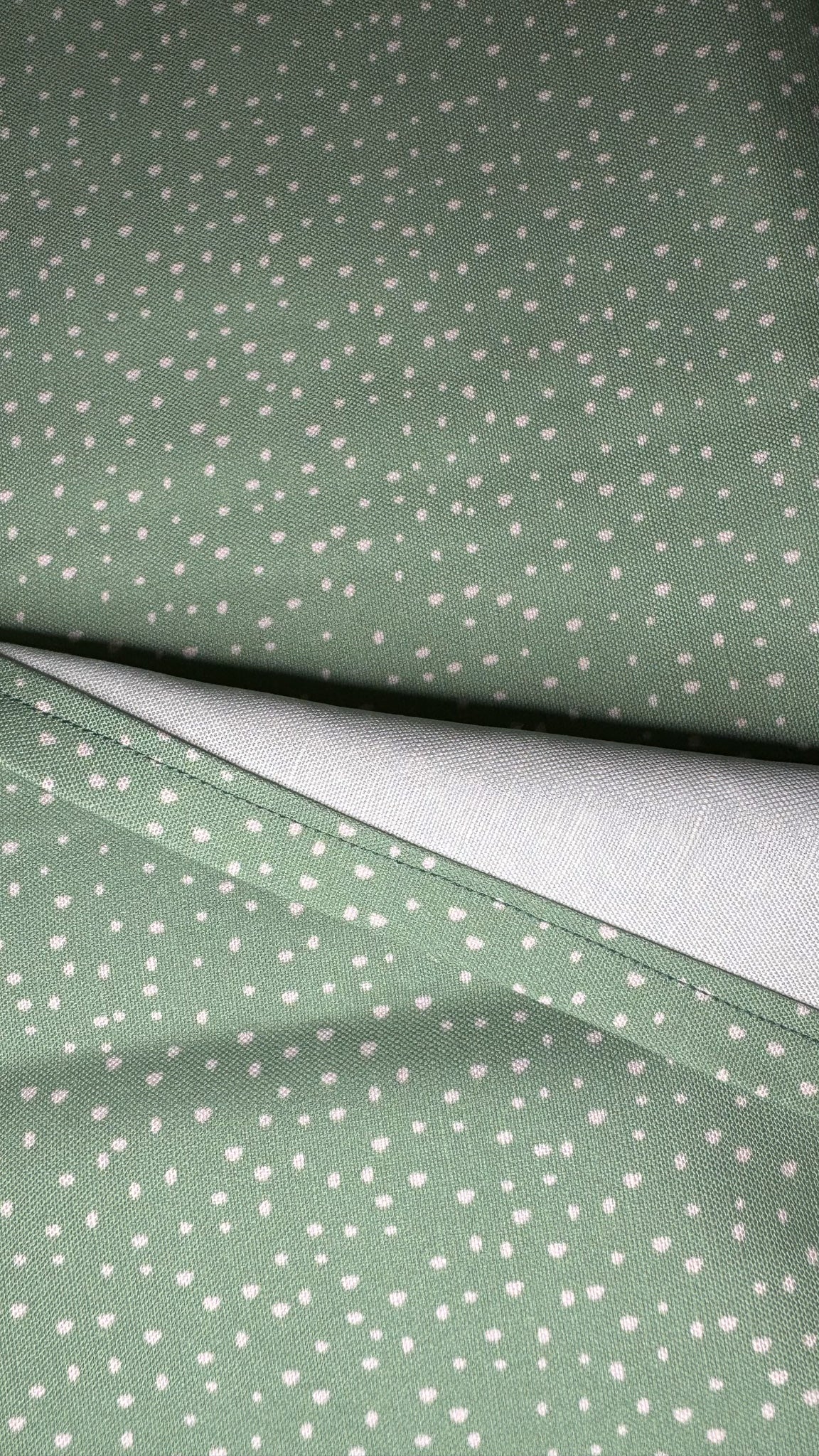 Green Dots Cushion Linen 50x50 cm