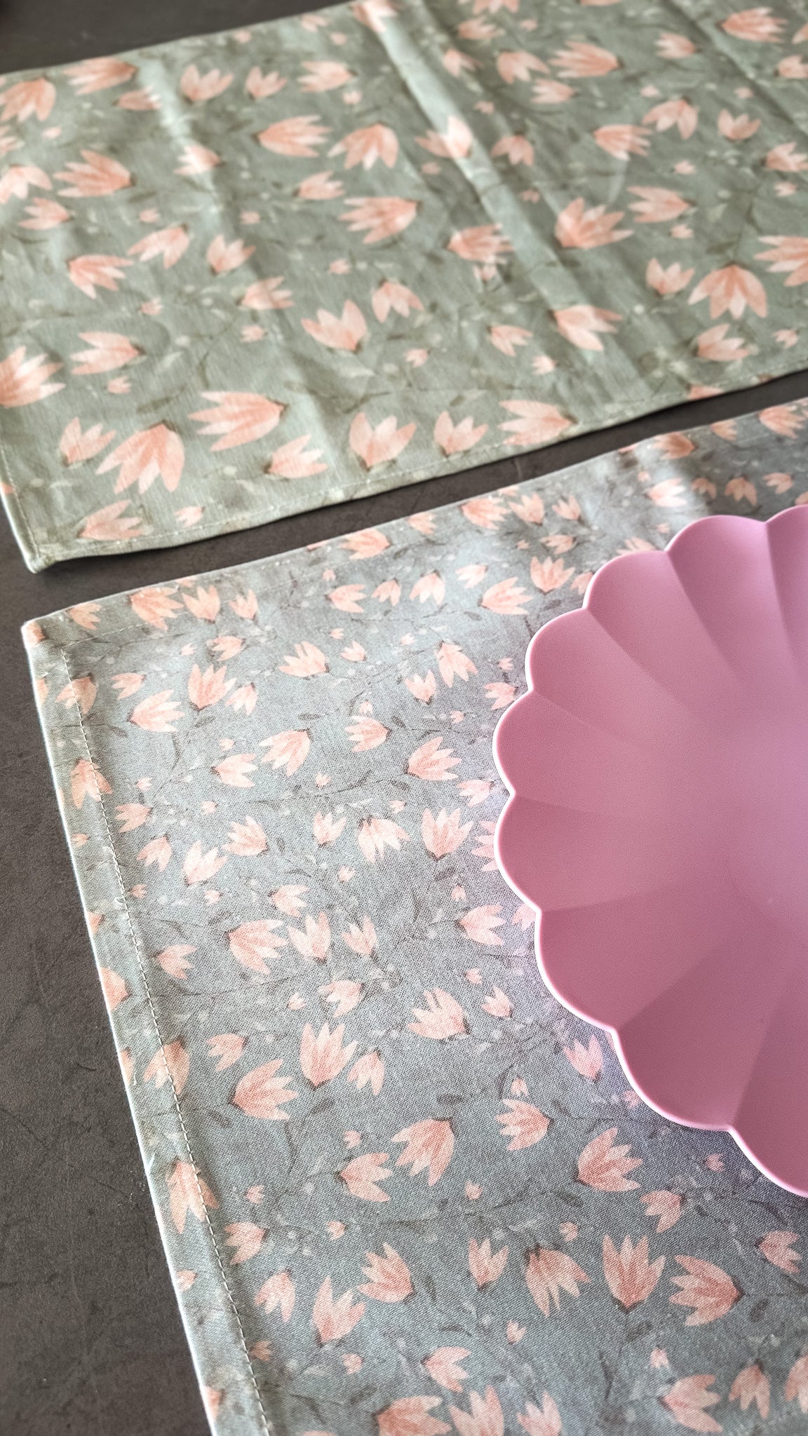 Tulip Linen Placemat & Tablecloth