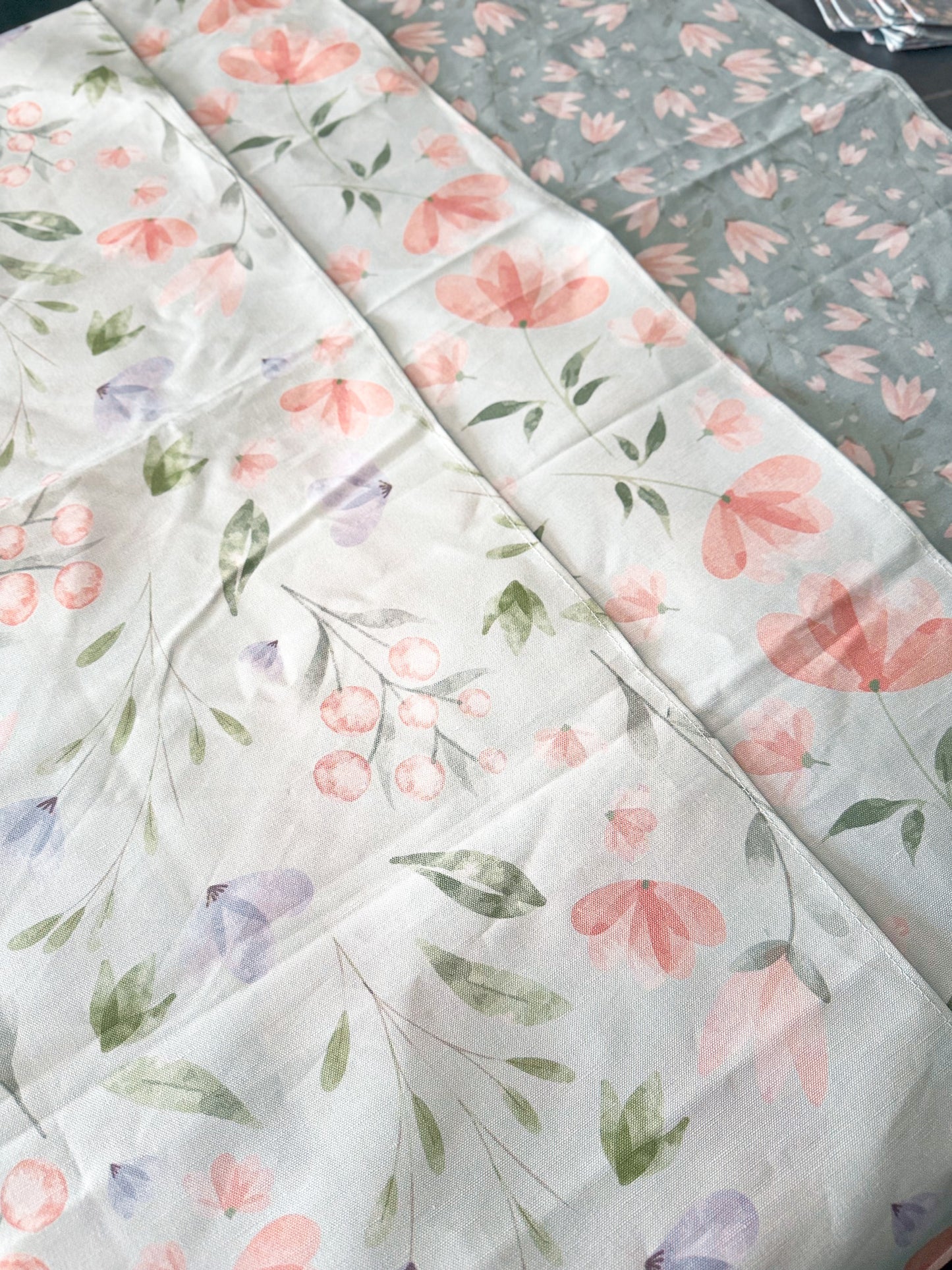 Mixed Floral Linen Canvas Runner 100×34 cm.