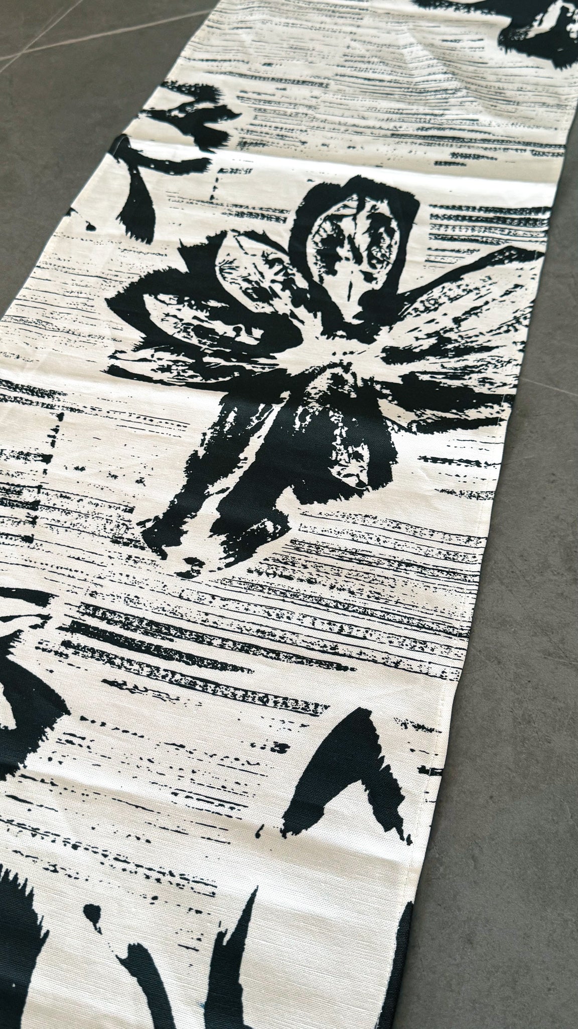 B&W Abstract Floral Linen Canvas Runner 200×34 cm