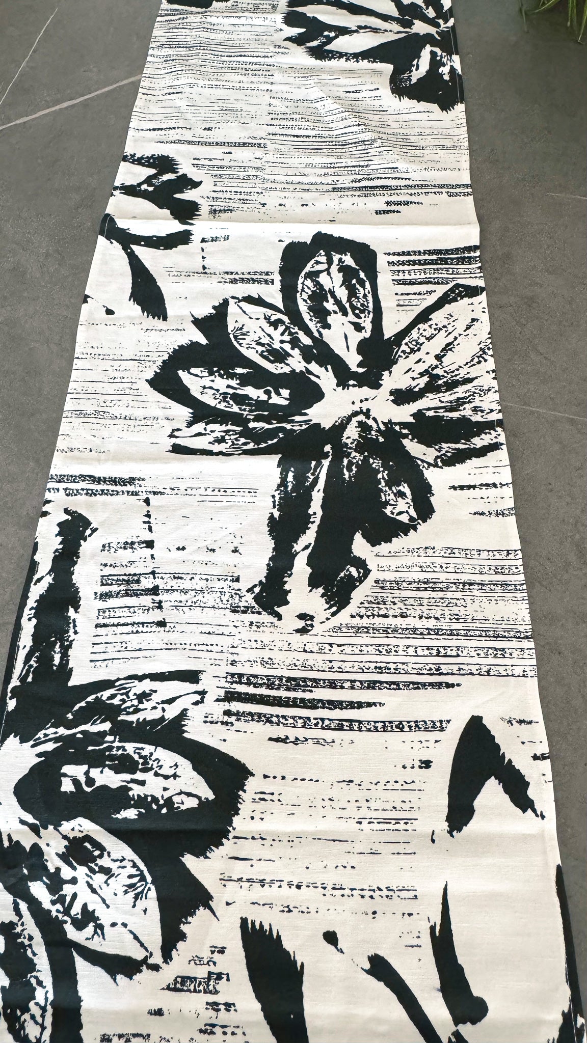 B&W Abstract Floral Linen Canvas Runner 200×34 cm