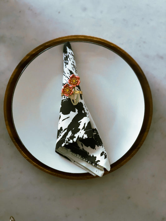 مجموعة مناديل الزهور بالأبيض والأسود مكونة من قطعتين