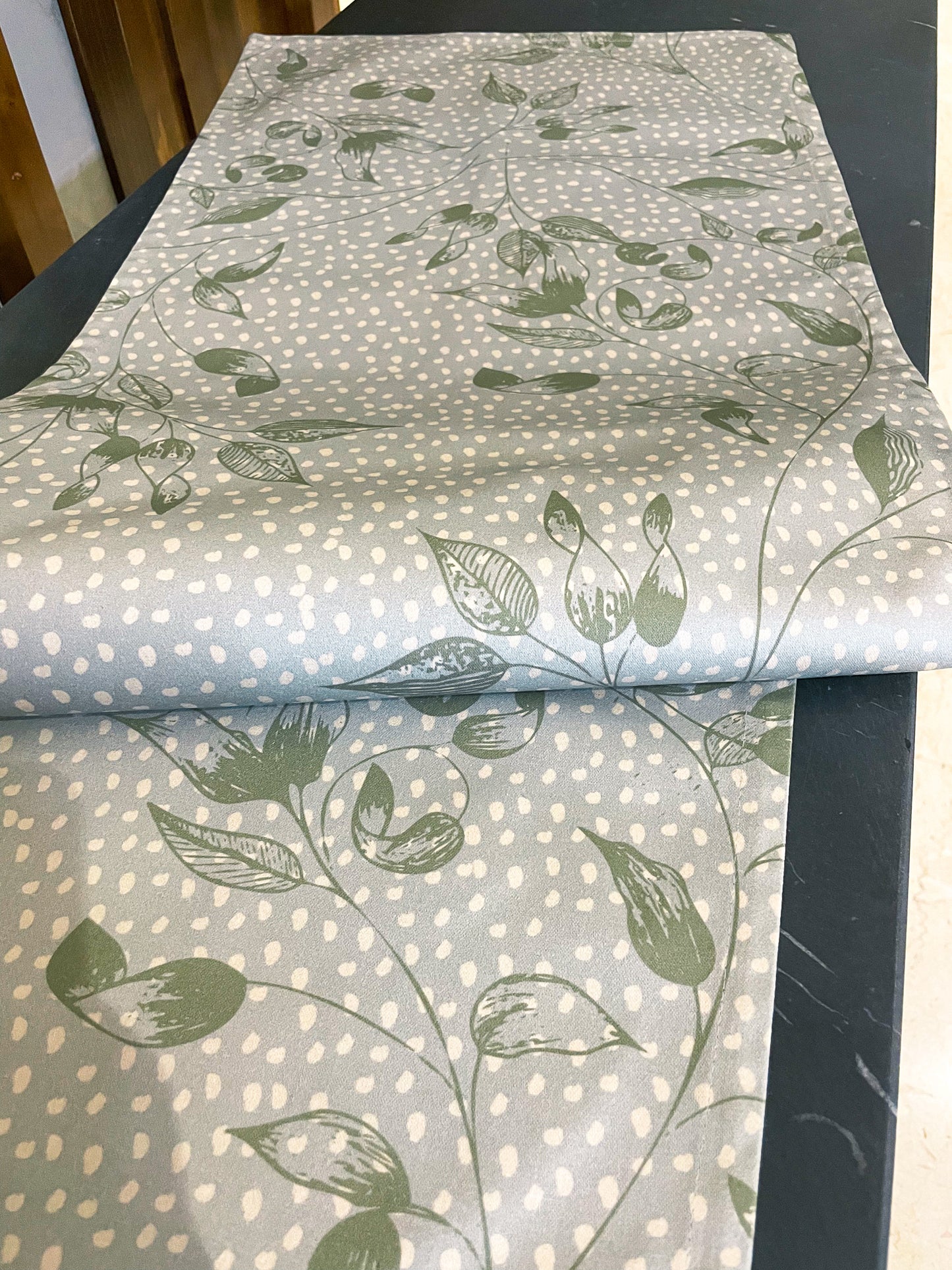 Green Garden Tablecloth 40x150cm