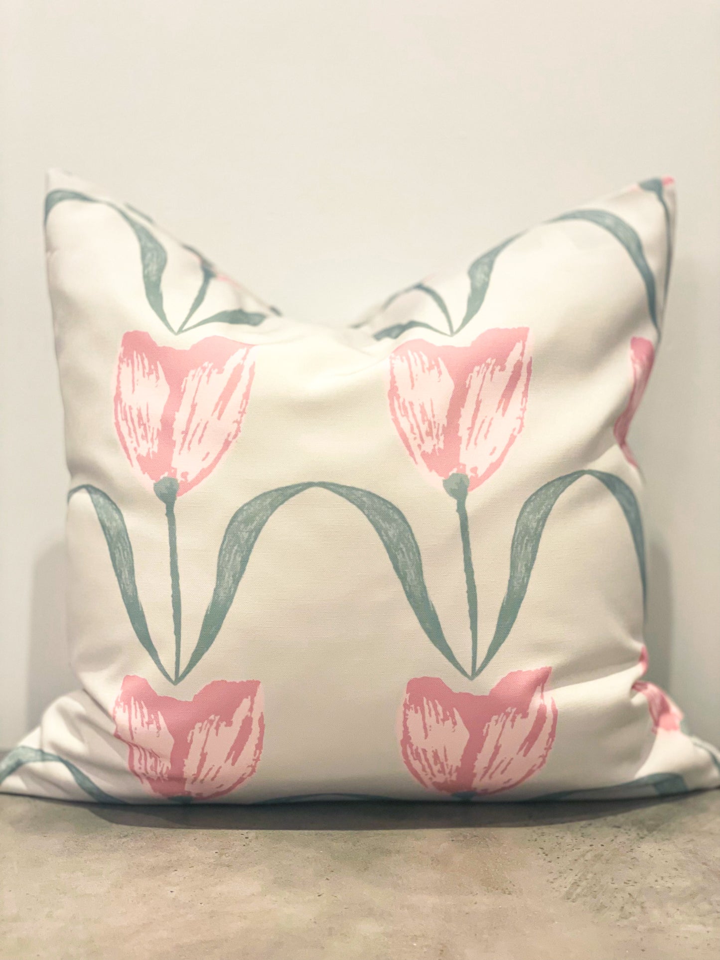 Tulip Linen Cushion 50x50cm