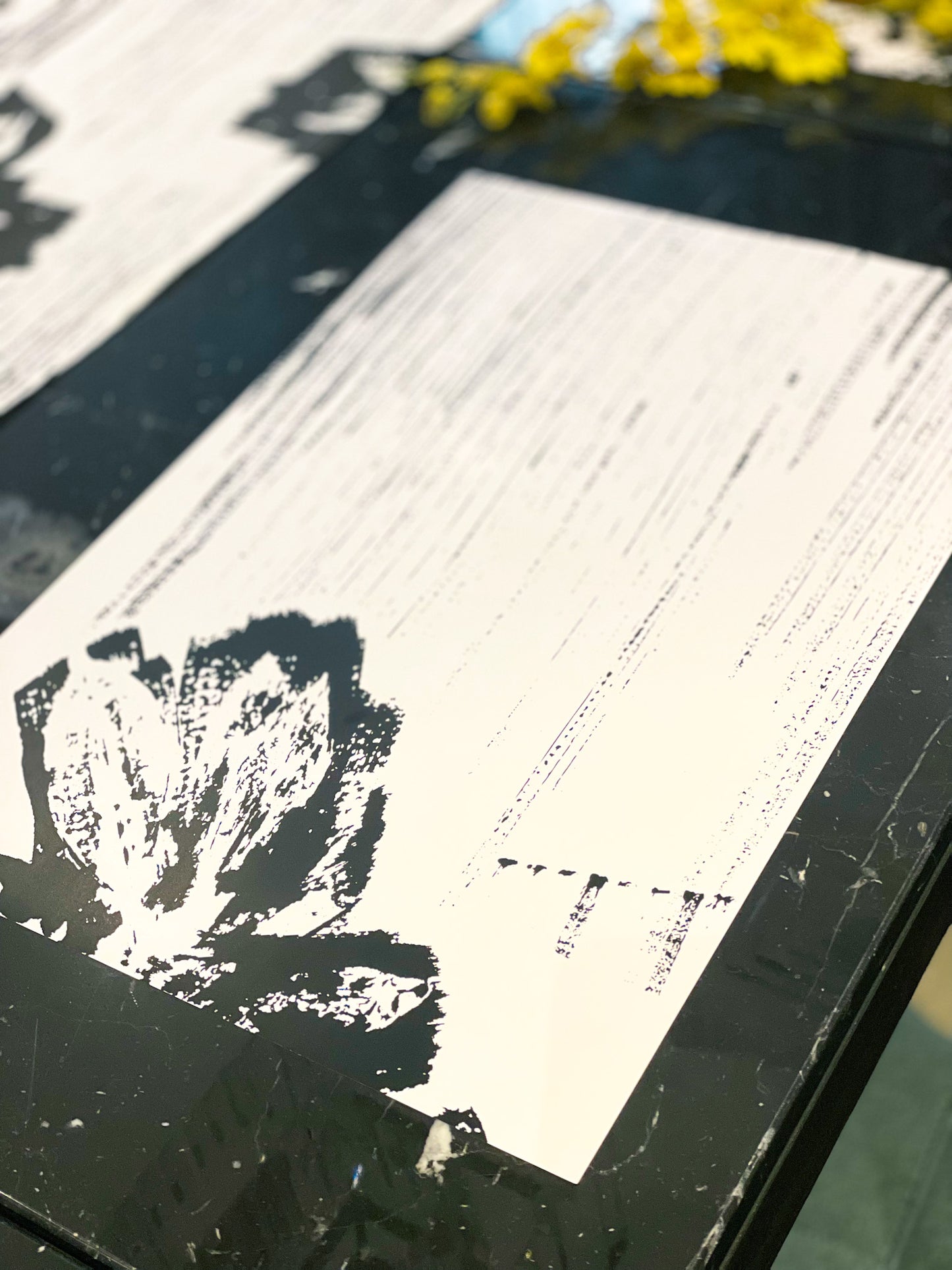 B&w flower paper placemat