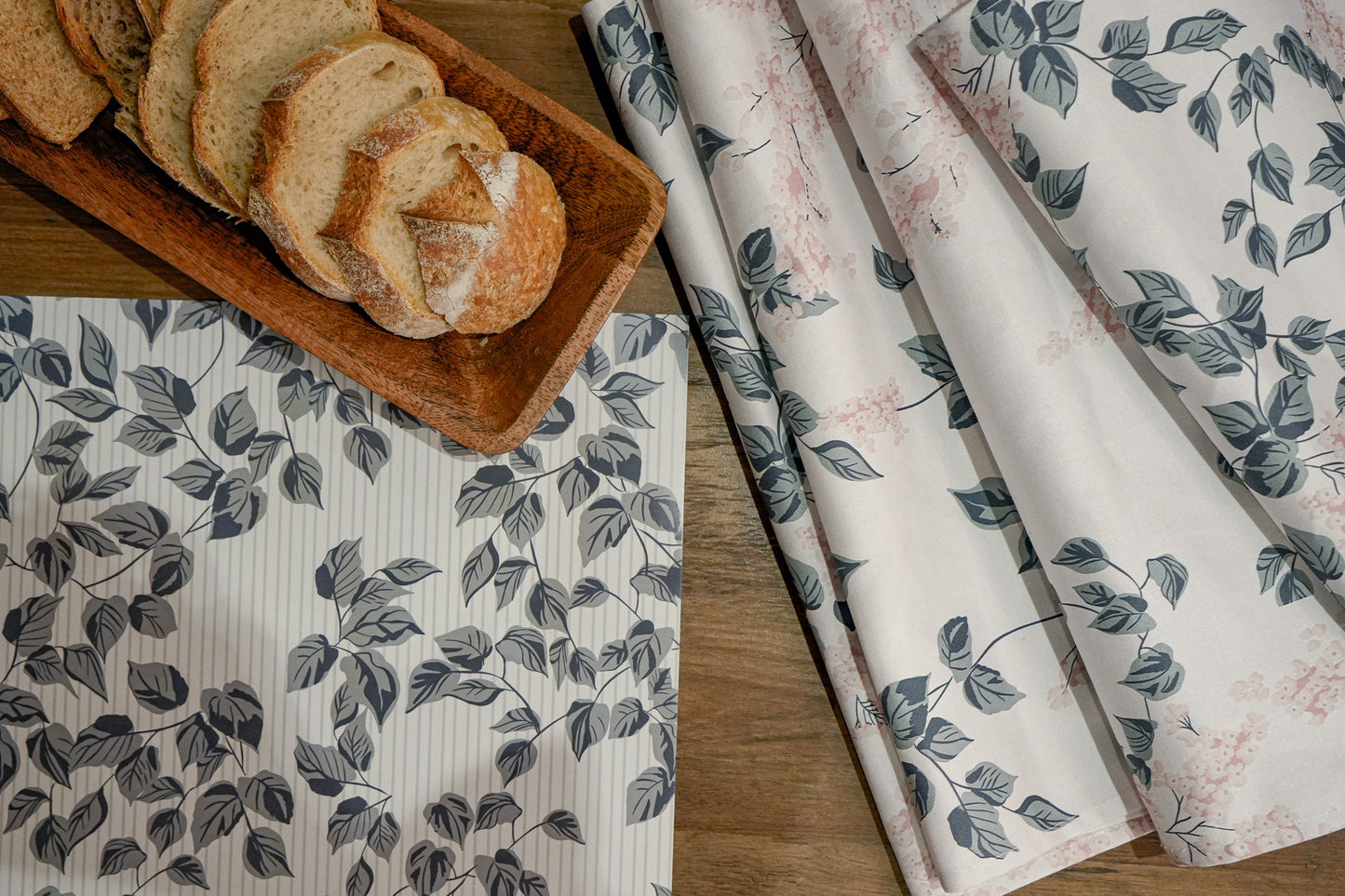 مفرش صحون ورق أغصان الليلك | Lilac Branches