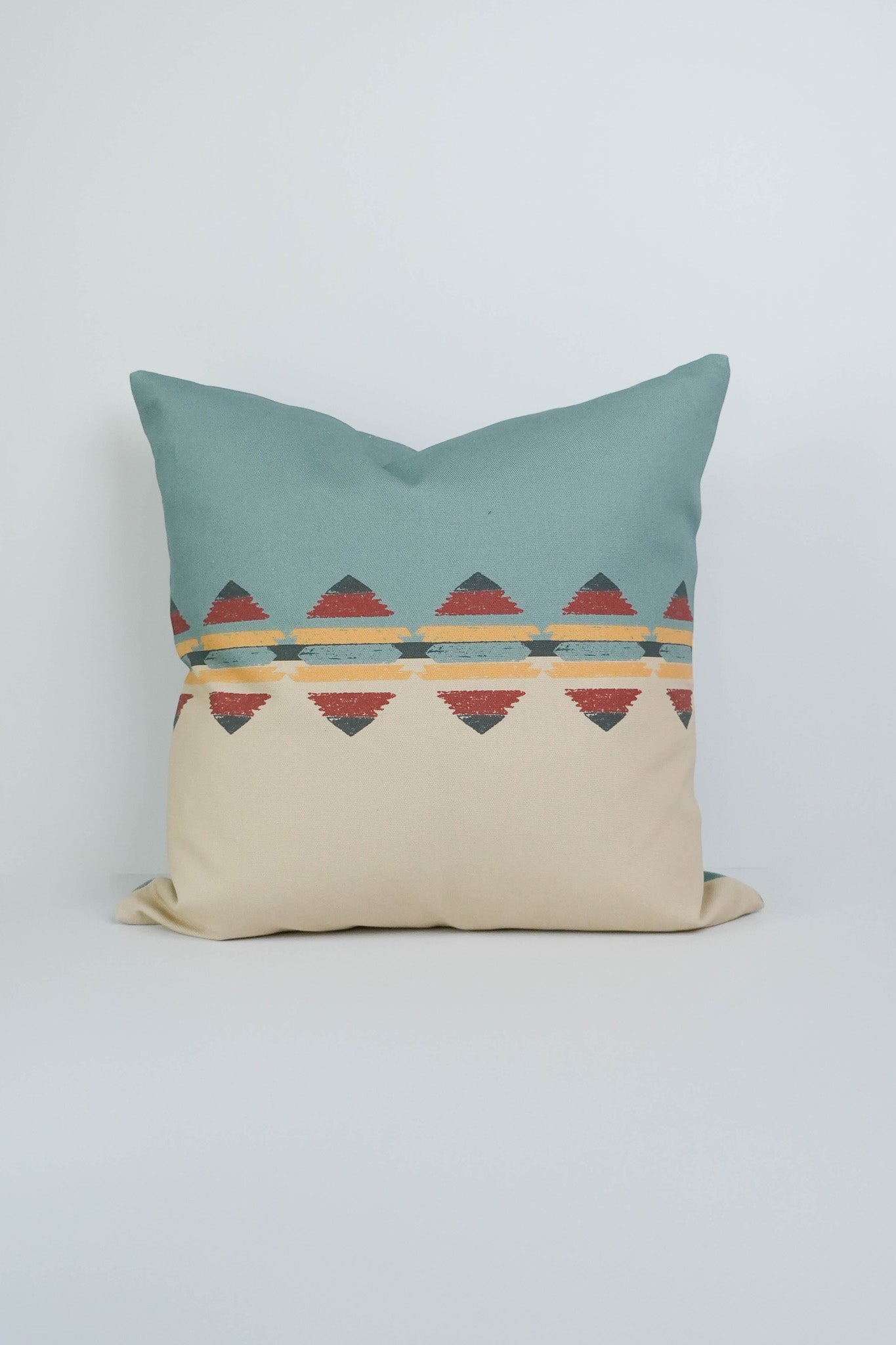 Modern Beige Sadu cushion 50x50 cm