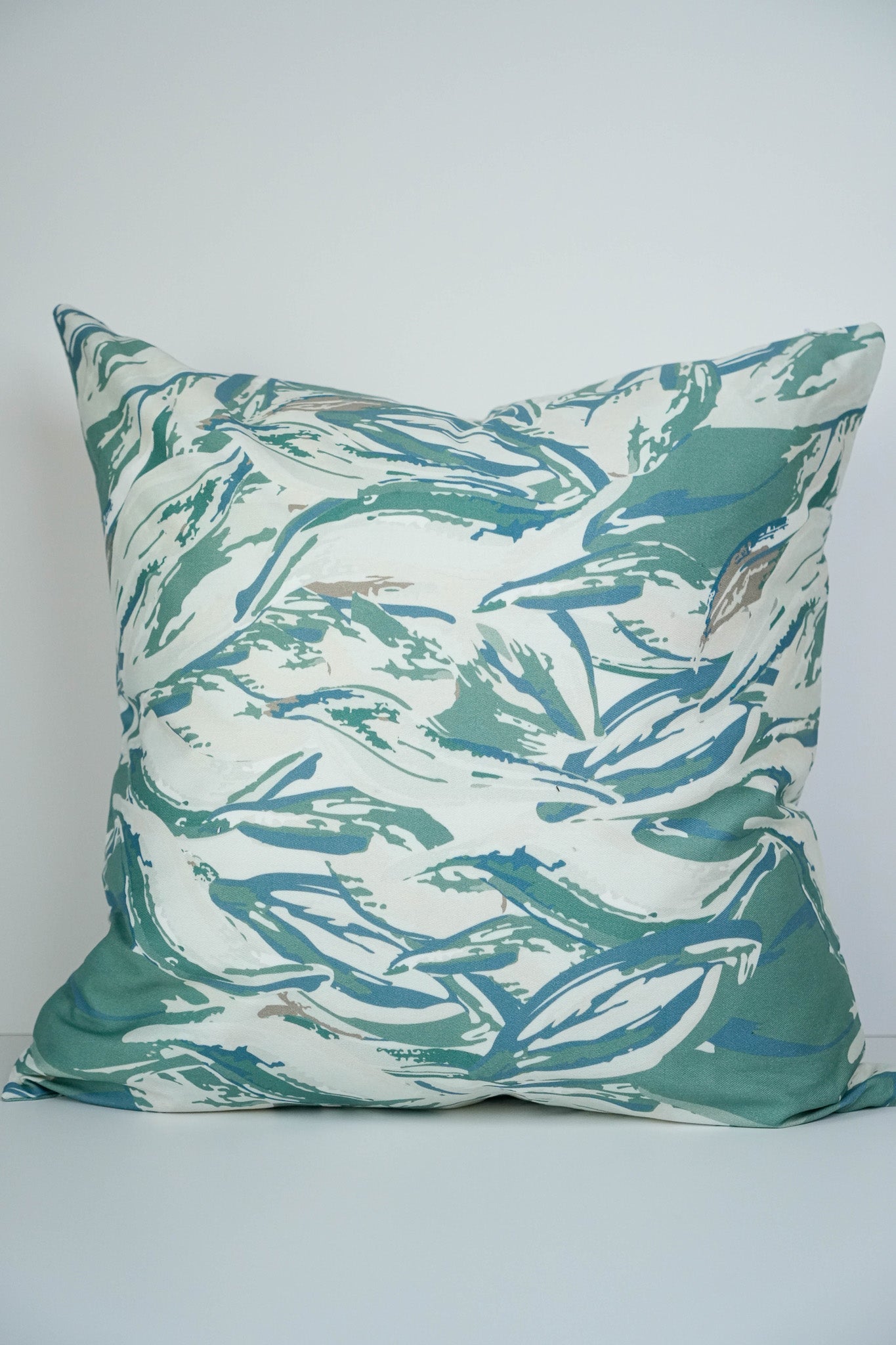 Abstract Leaves Cushion 50x50 cm