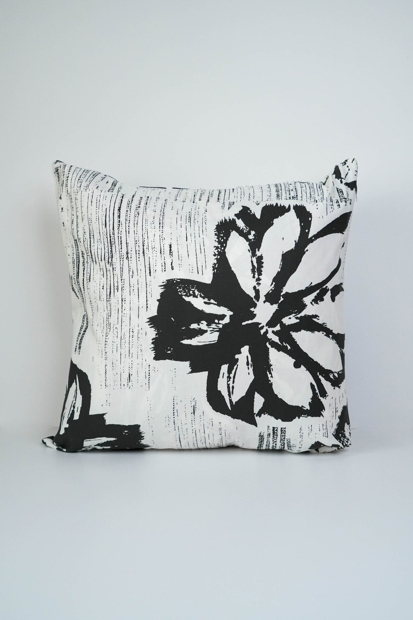 B&W Cushion Linen 50x50 cm