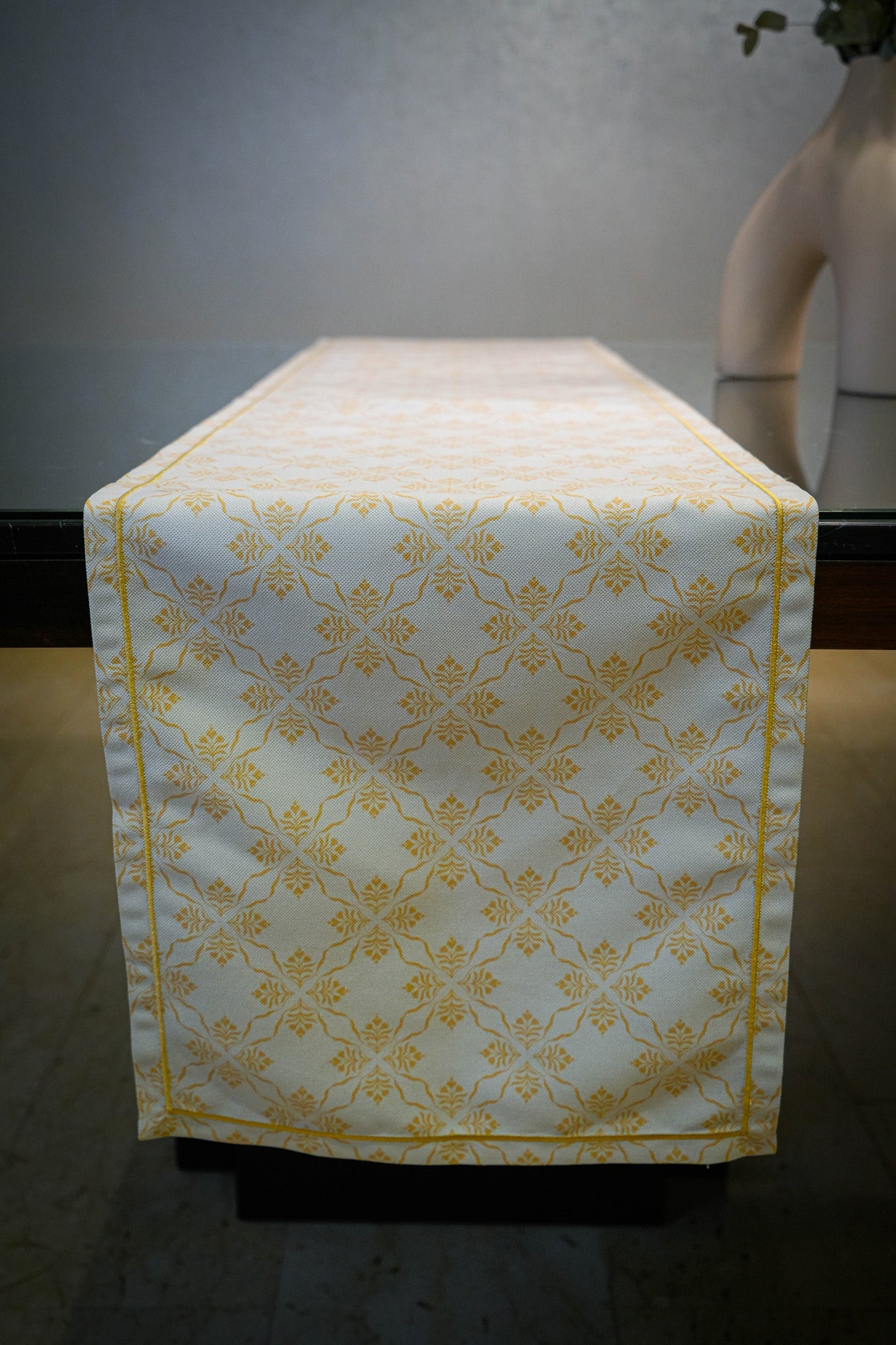 40x200cm سراي  مفرش رنر تطريز ذهبي قياس