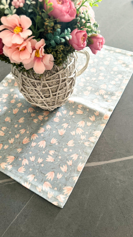 Tulip Linen Placemat & Tablecloth