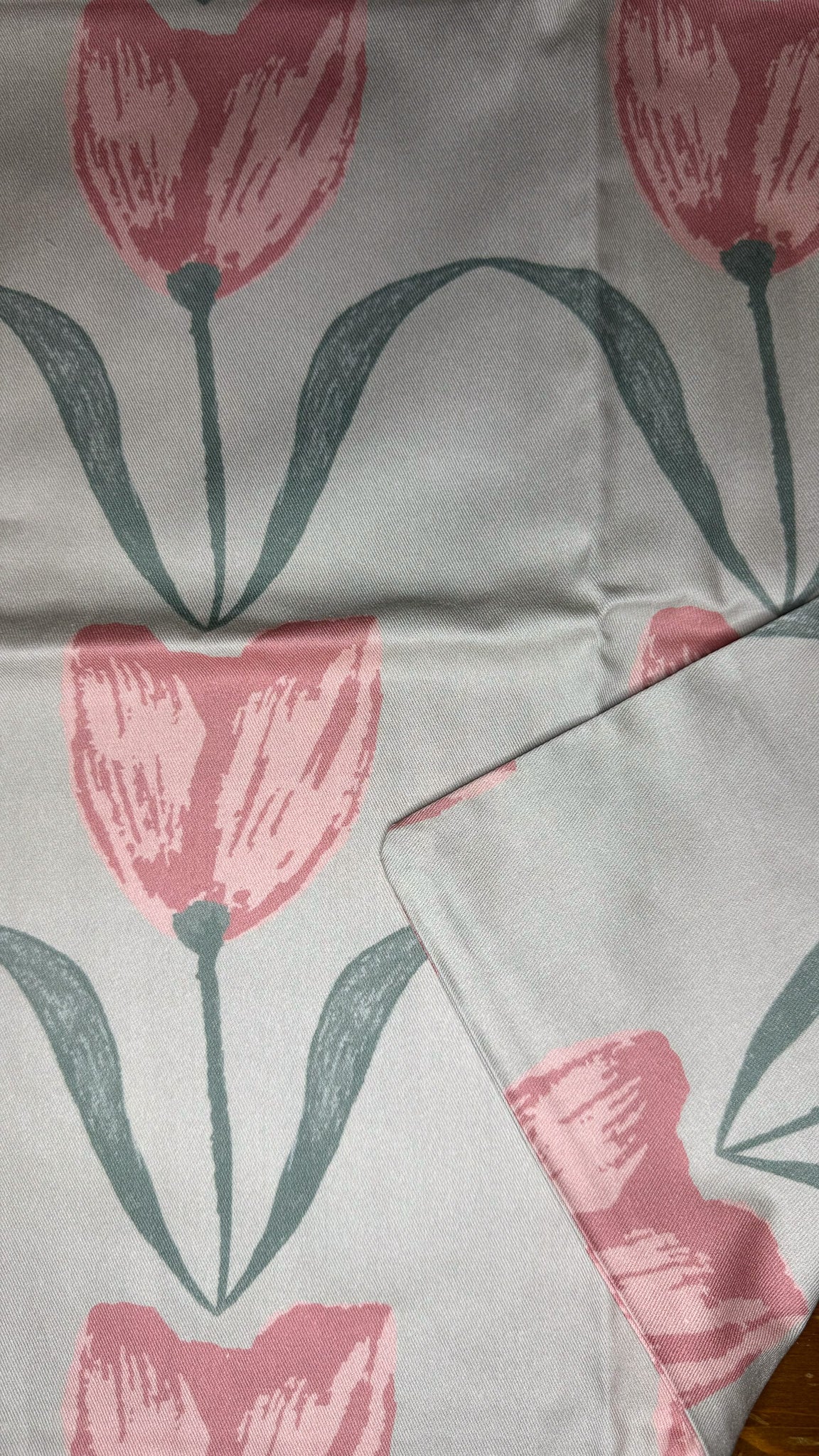 Tulip Linen Cushion 50x50cm