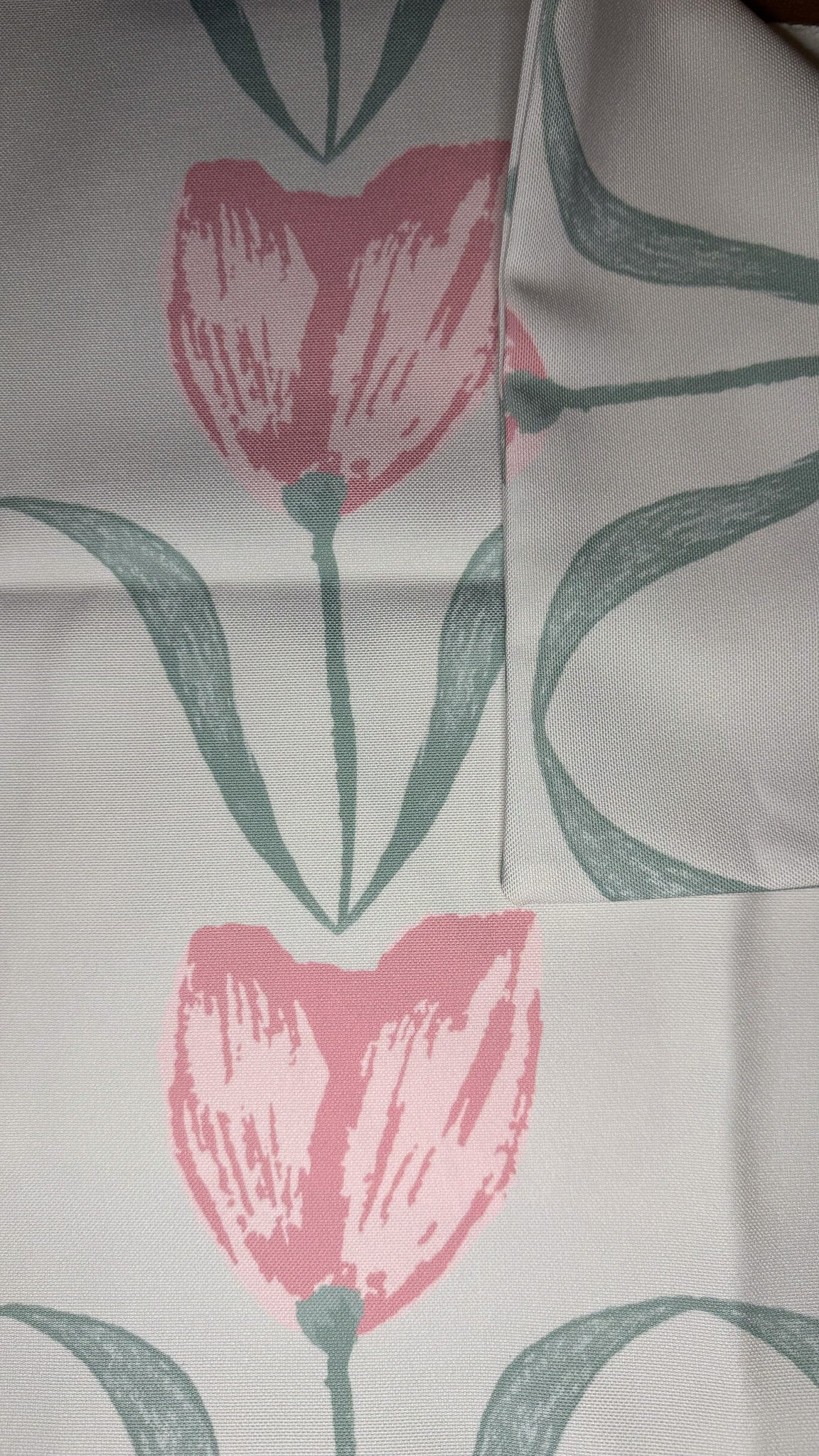 Tulip Linen Cushion 50x50cm