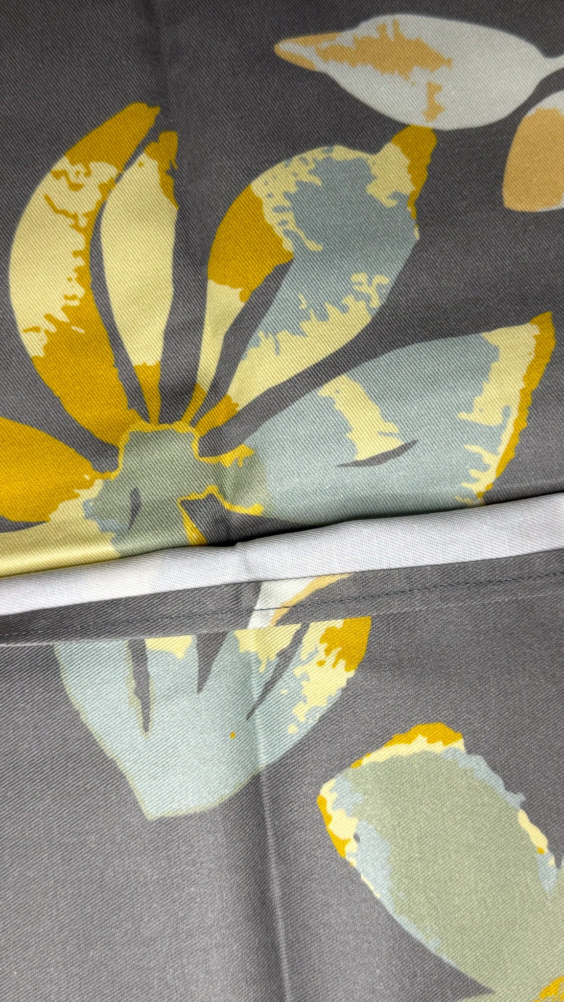 Floral Cushion Grey Linen 50x50 cm