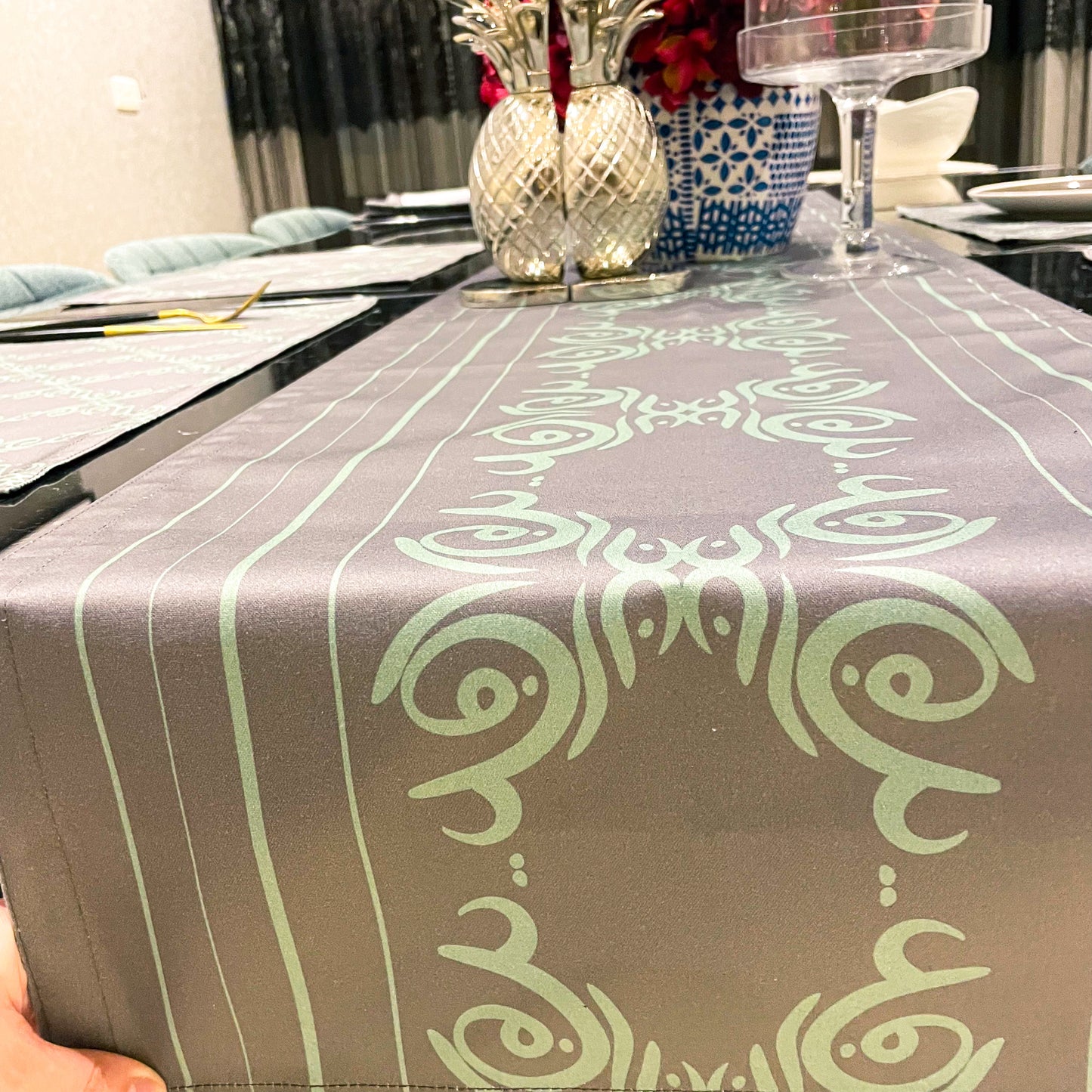 مفرش رنر بالخط العربي لغفران