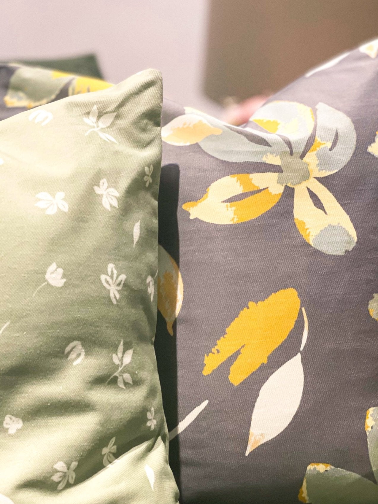 Floral Cushion Grey Linen 50x50 cm