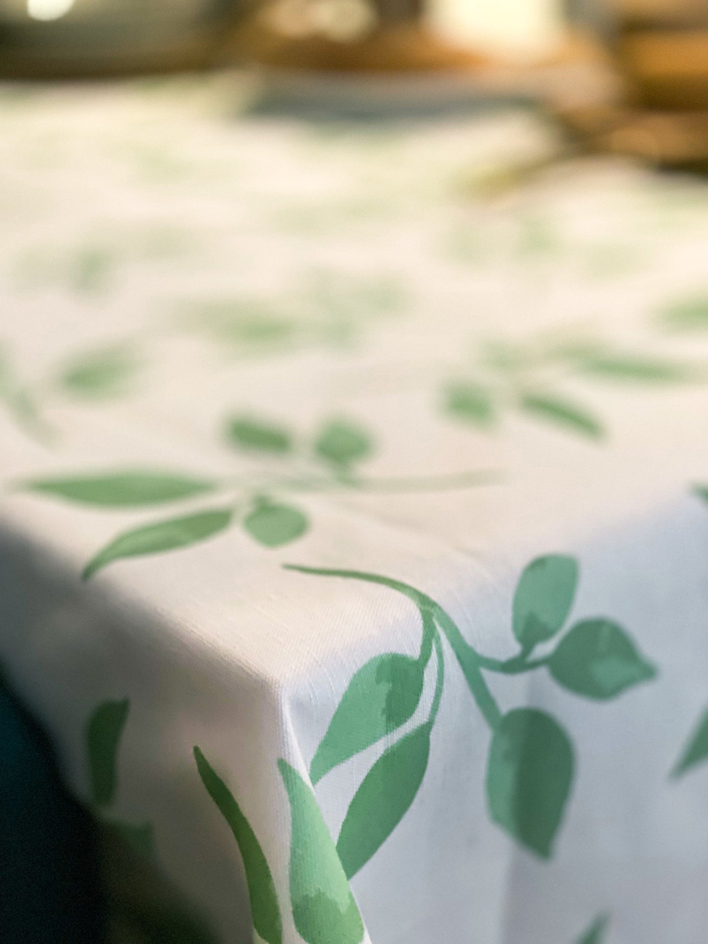 Green leaves tablecloth 140 x 190 cm